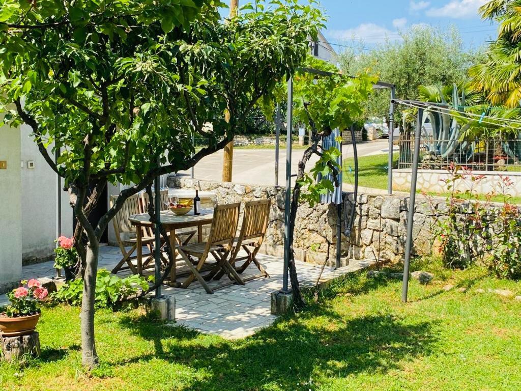 Apartmani Ana Borovac ฟุนตานา ภายนอก รูปภาพ