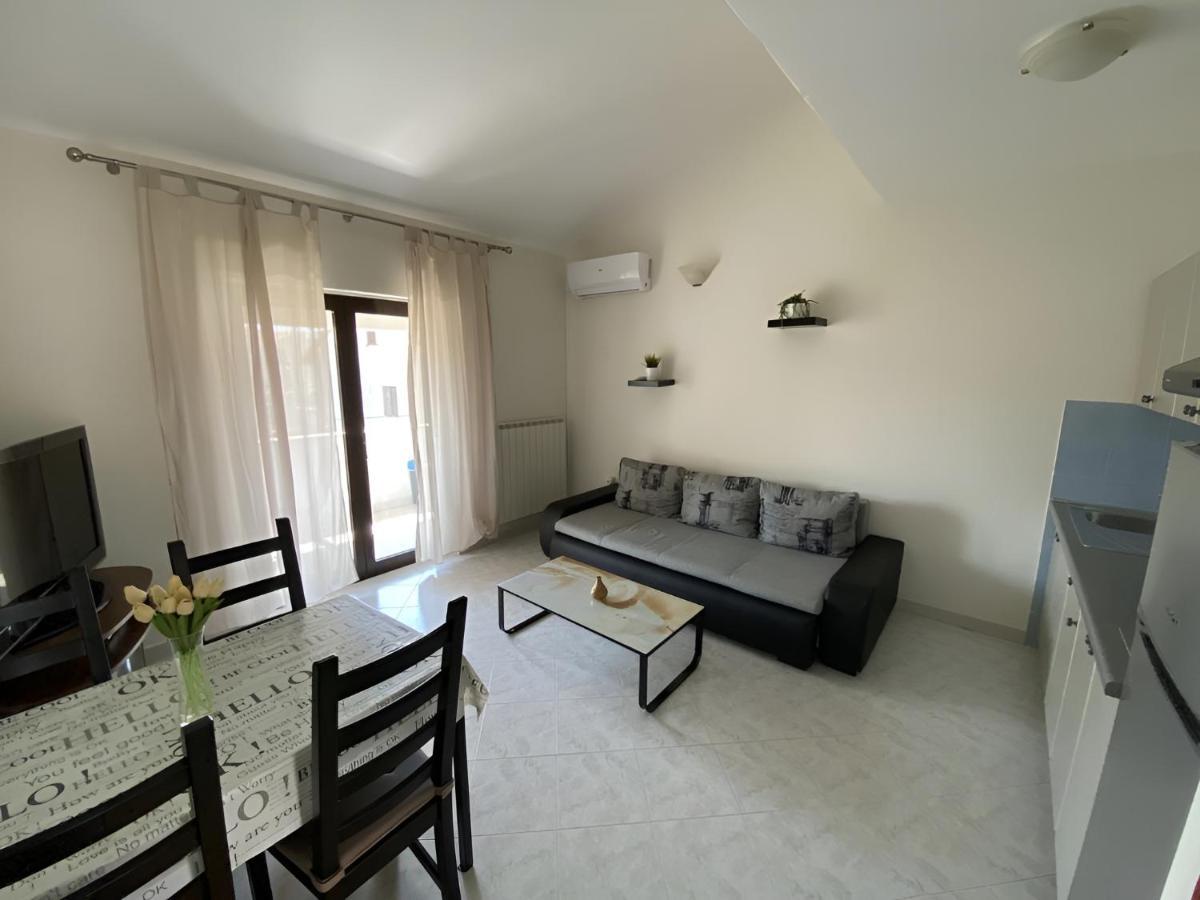 Apartmani Ana Borovac ฟุนตานา ภายนอก รูปภาพ